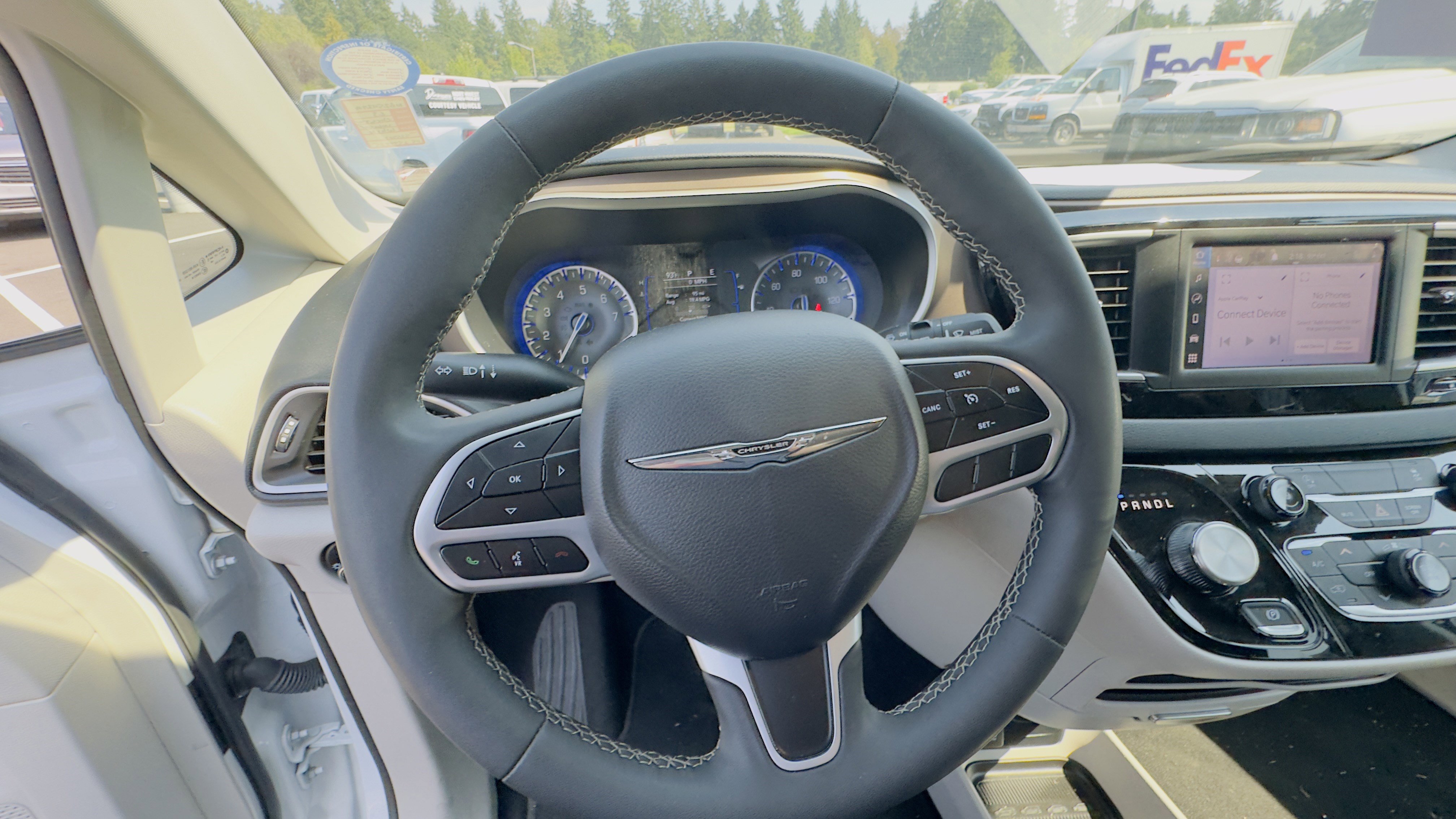 Used 2023 Chrysler Voyager LX image 17