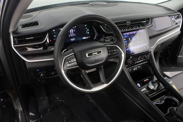 Used 2023 Jeep Grand Cherokee 4WD 4xe image 8