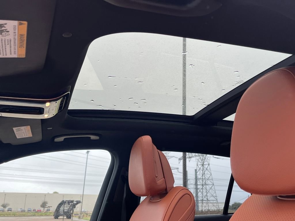 Used 2024 Mercedes-Benz GLC 300 4MATIC image 17