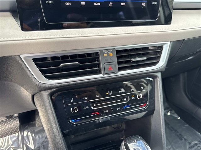 Certified 2025 Volkswagen Taos SE image 21