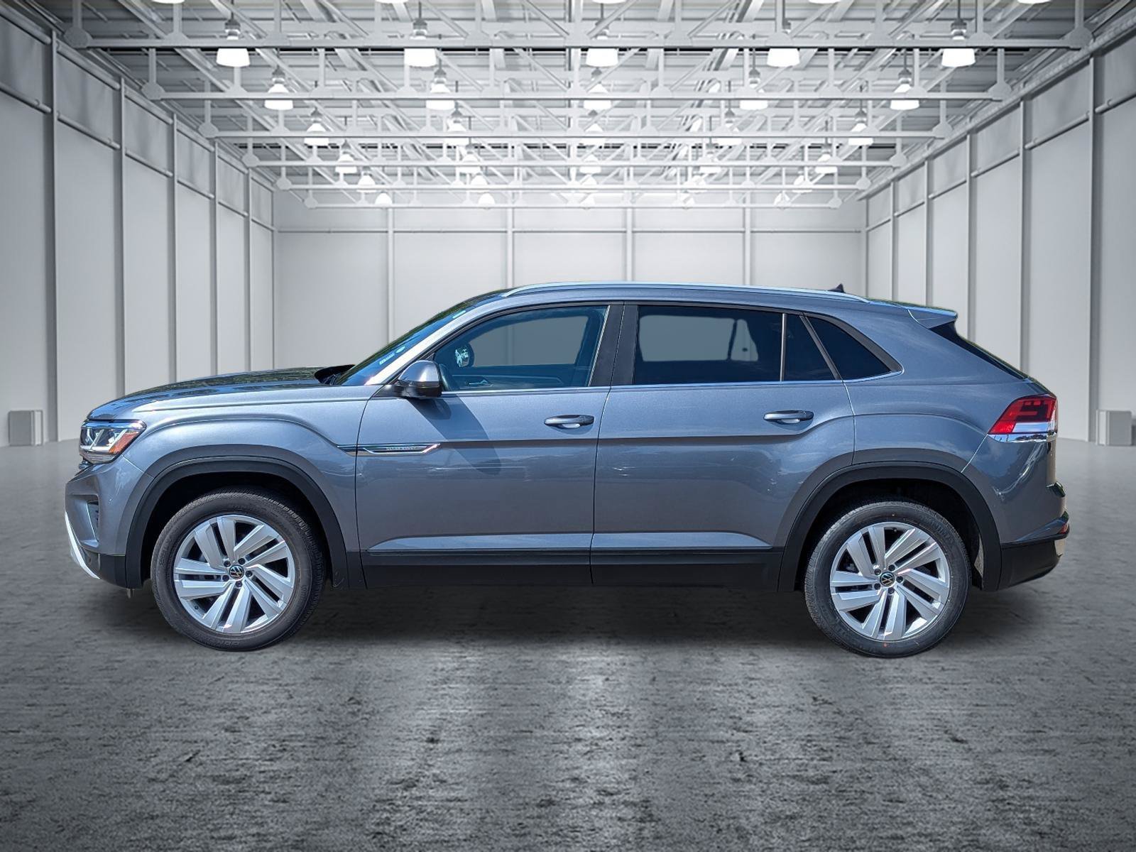 Used 2020 Volkswagen Atlas Cross Sport SE AWD/4WD image 2