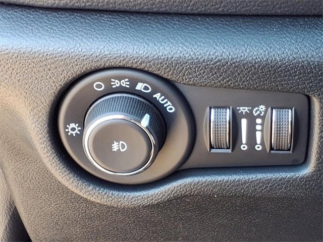 New 2026 Chrysler Pacifica Select image 21