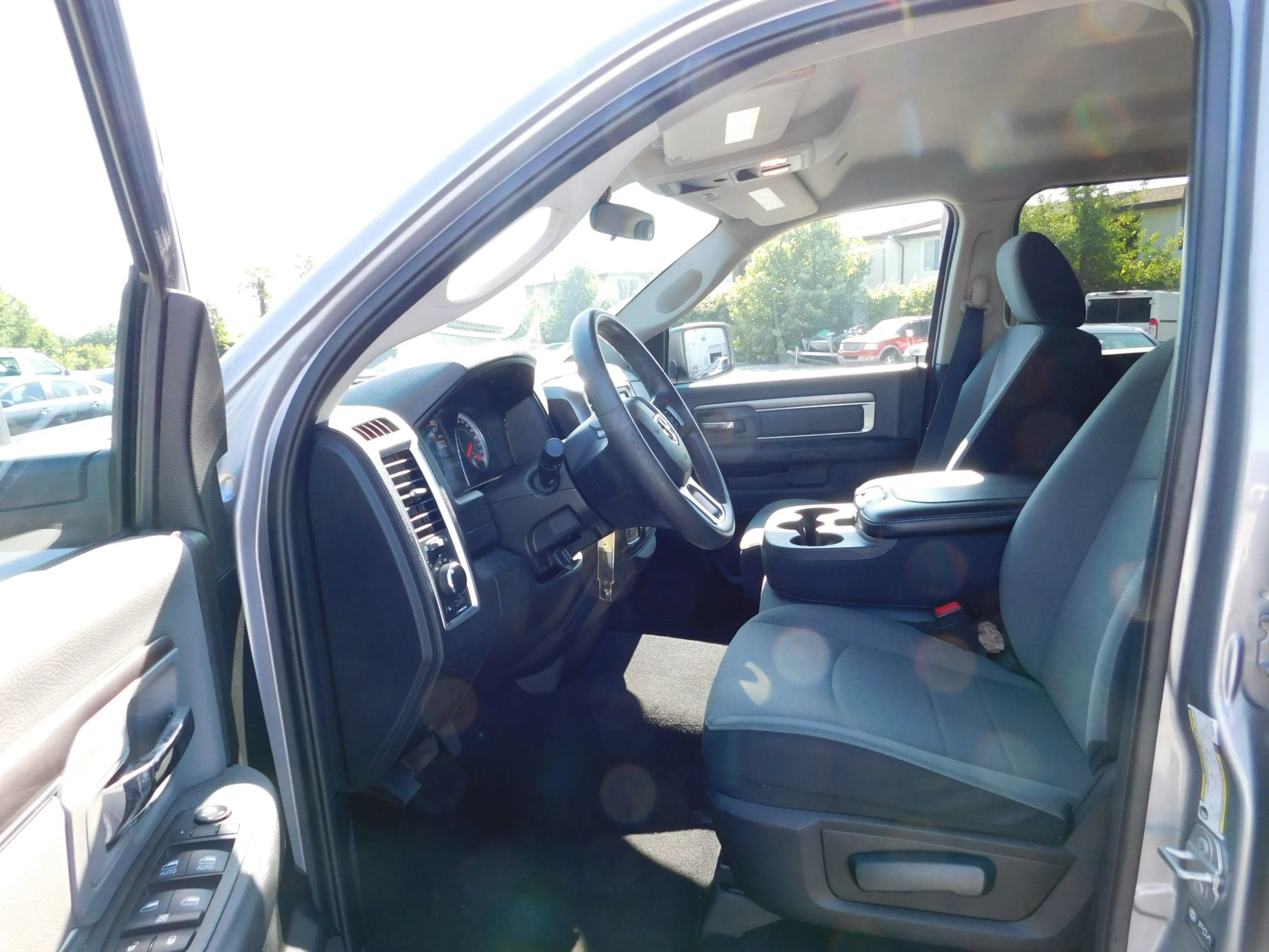 Used 2024 RAM 1500 Classic SLT AWD/4WD image 16