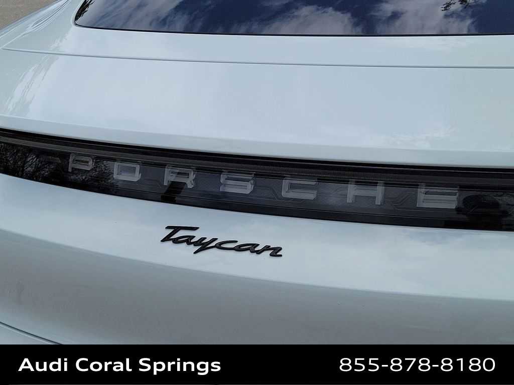 Used 2023 Porsche Taycan image 15