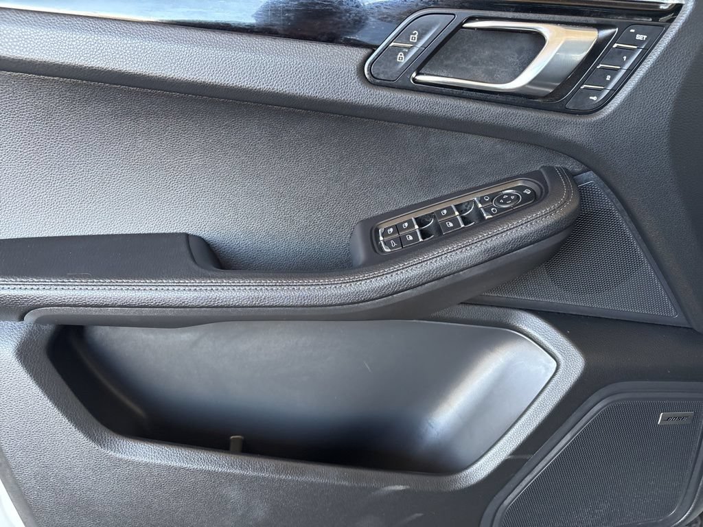 Used 2024 Porsche Macan Turbo AWD/4WD image 10