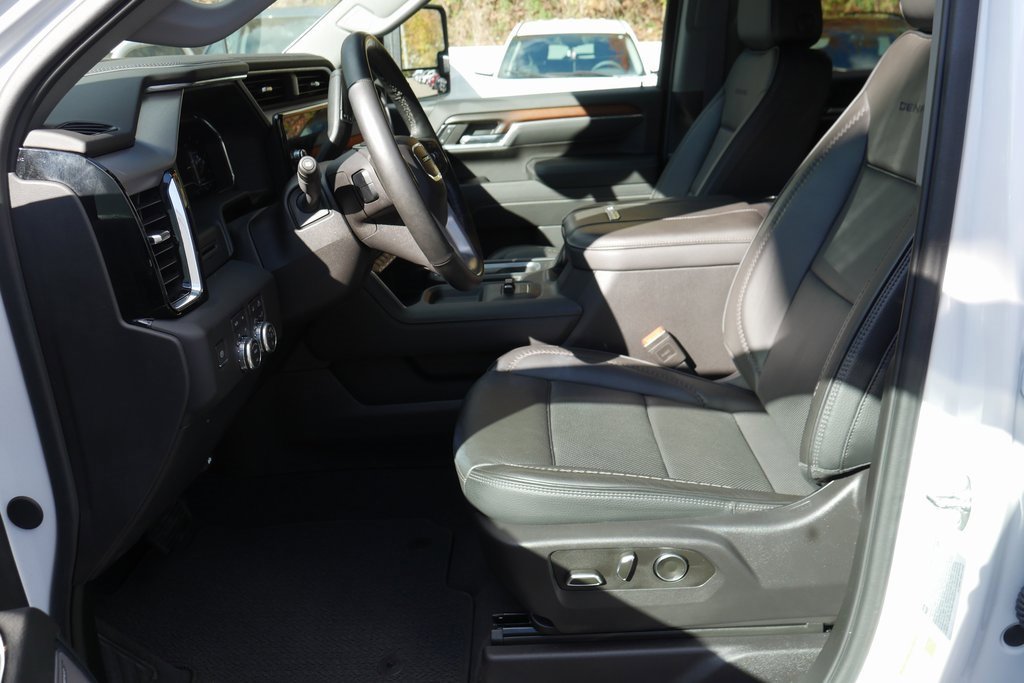 Used 2024 GMC Sierra 2500 Denali w/ Snow Plow Prep/Camper Package image 8