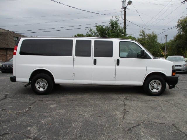 Used 2019 Chevrolet Express 3500 LS image 1