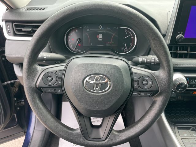 Used 2025 Toyota RAV4 XLE AWD/4WD image 25