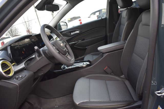 New 2026 Chevrolet Trax LT w/ LPO, Blackout Package image 21
