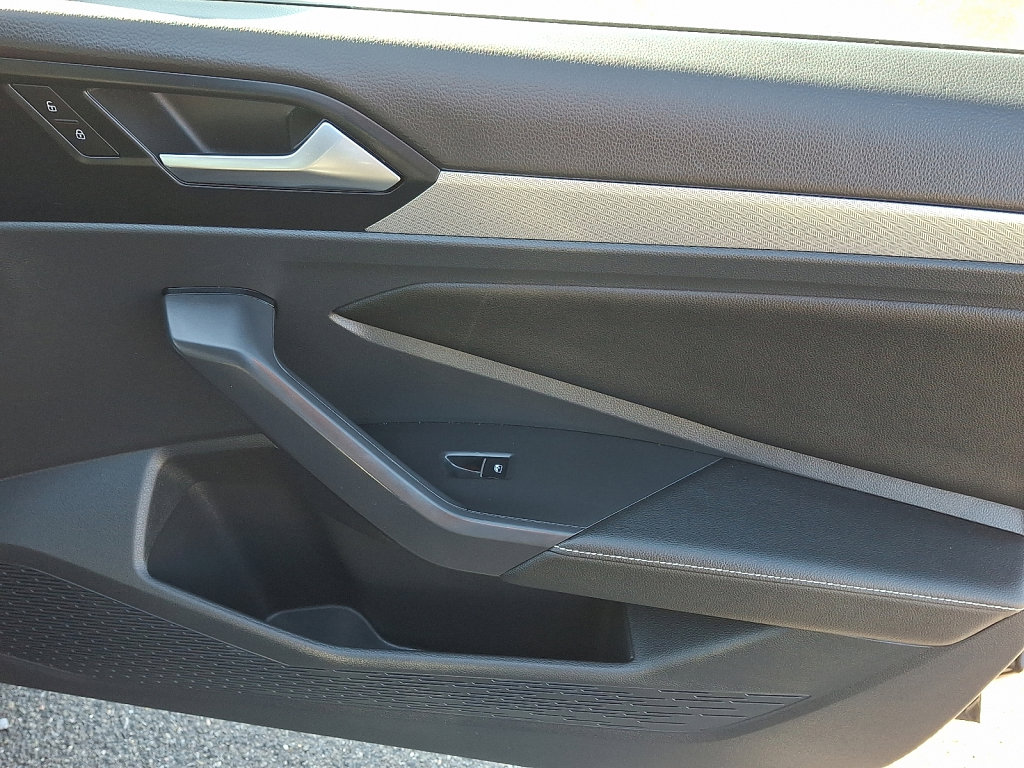 Used 2024 Volkswagen Jetta S image 10