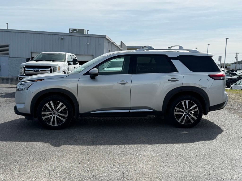 Used 2023 Nissan Pathfinder Platinum w/ Cargo Package image 8