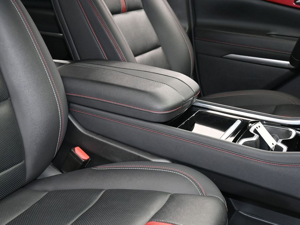 Used 2024 Chevrolet Traverse RS image 58