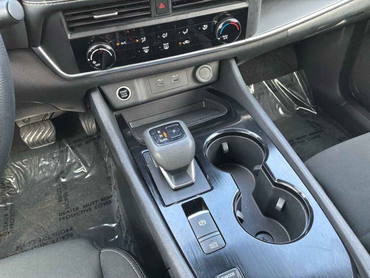 Used 2023 Nissan Rogue S FWD image 16