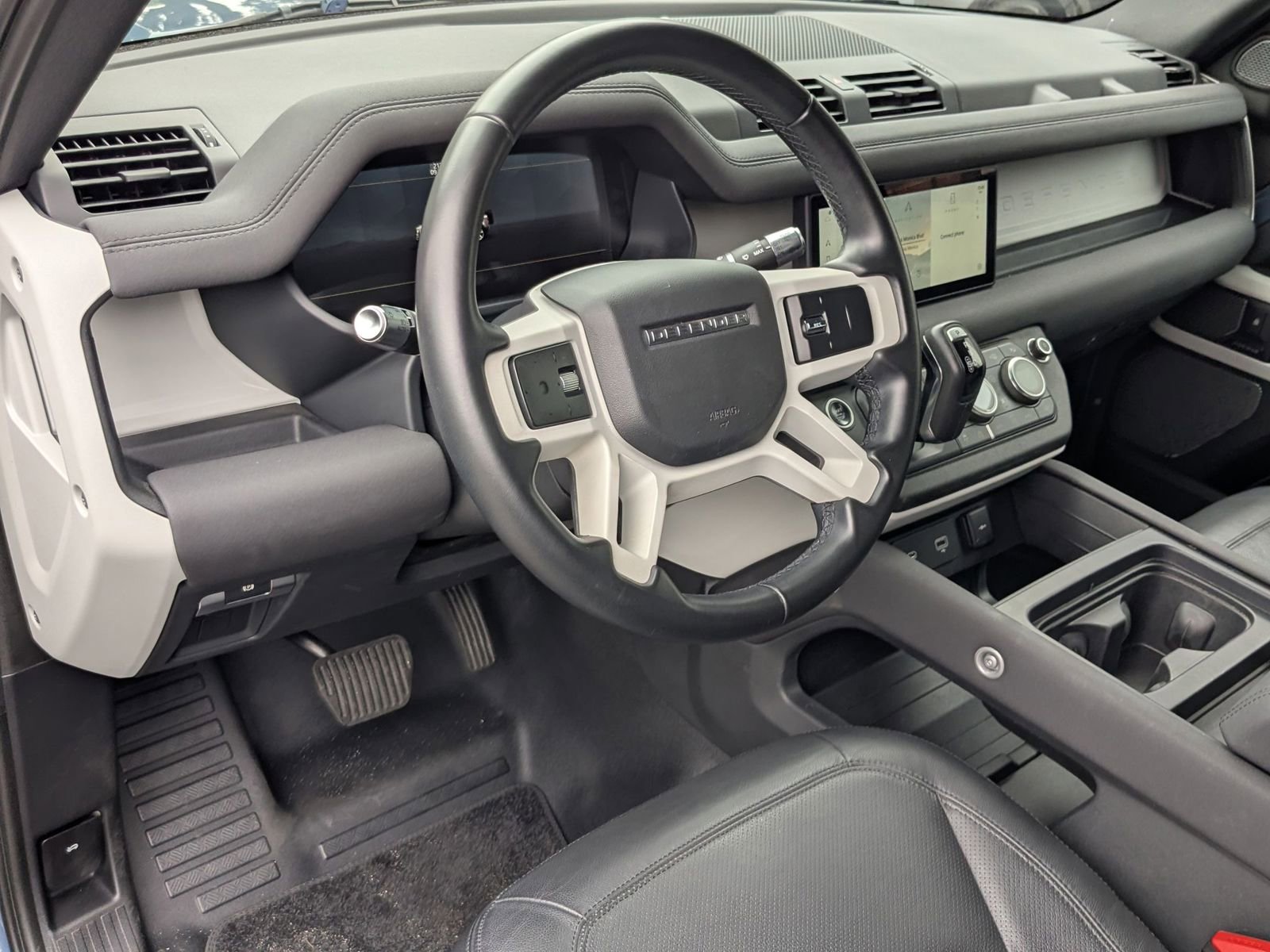 Used 2022 Land Rover Defender 110 S image 10