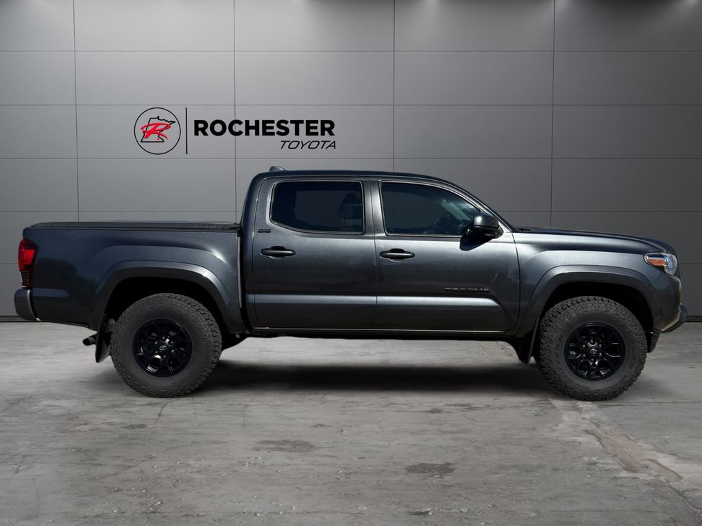 Certified 2022 Toyota Tacoma SR5 AWD/4WD image 6