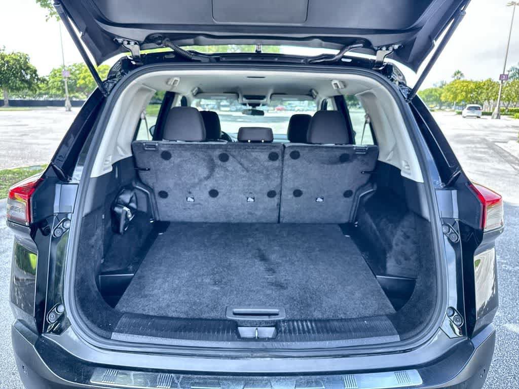 Used 2023 Nissan Rogue SV FWD image 25