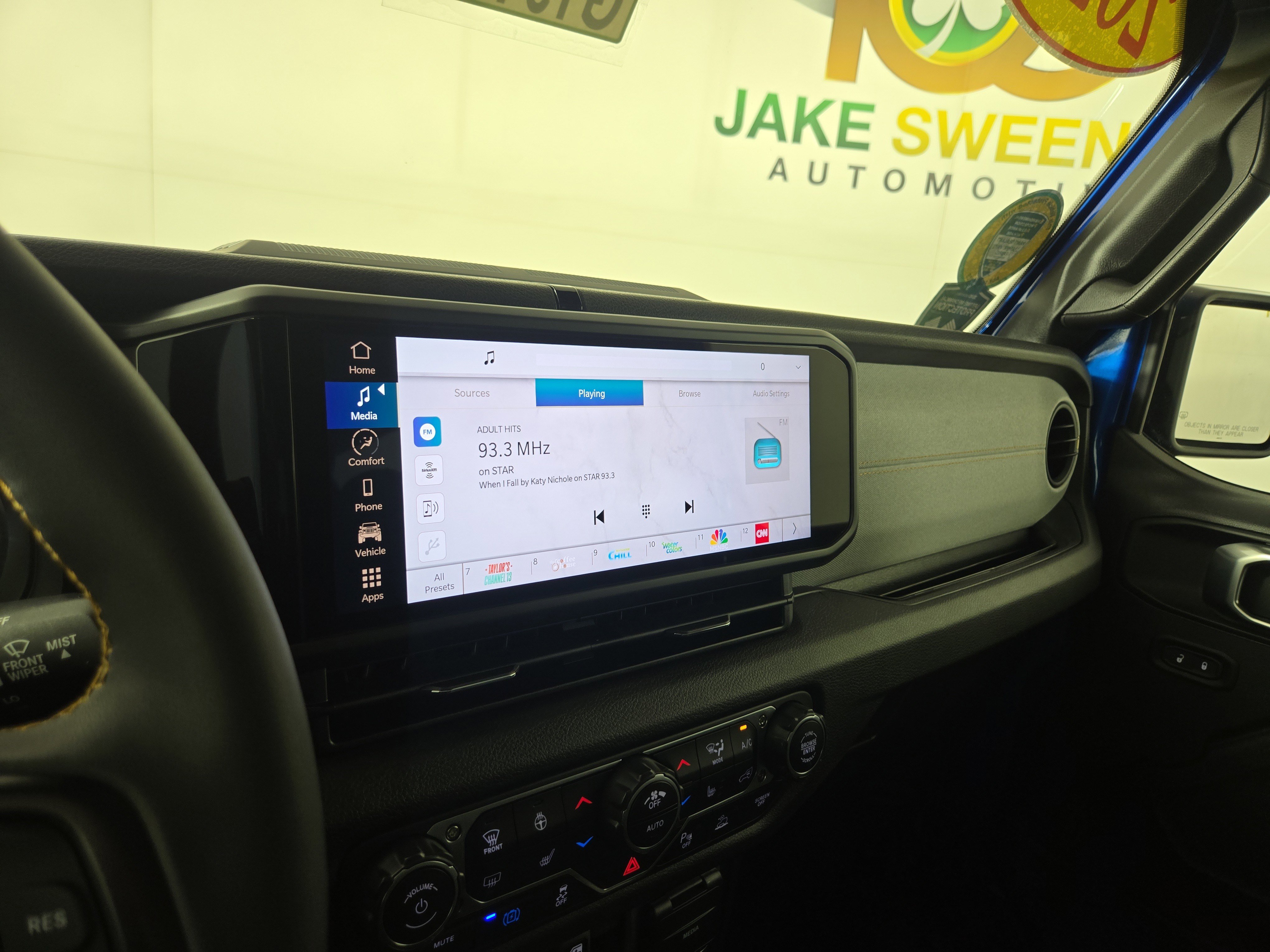 Used 2024 Jeep Wrangler Sport S w/ Convenience Group image 19