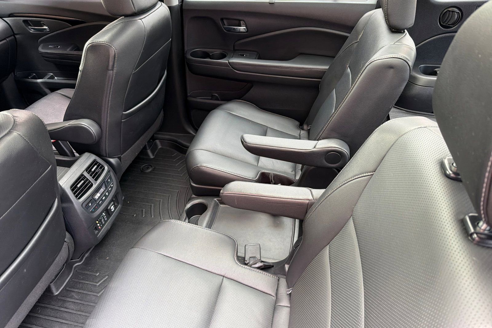 Used 2018 Honda Pilot Elite image 12