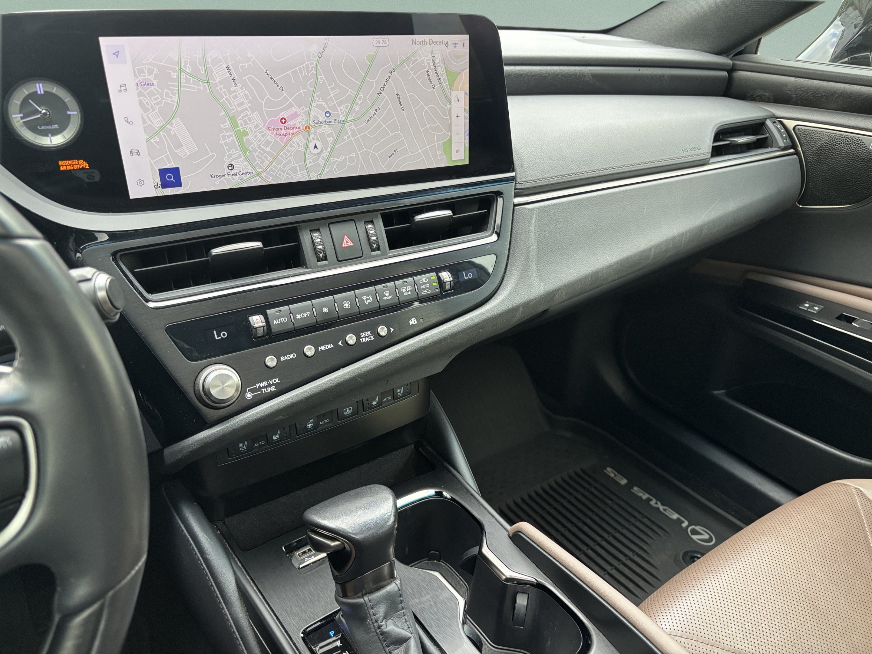 Used 2024 Lexus ES 300h Ultra Luxury w/ Accessory Package (Z2) FWD image 12