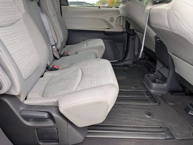 Used 2023 Toyota Sienna LE image 19