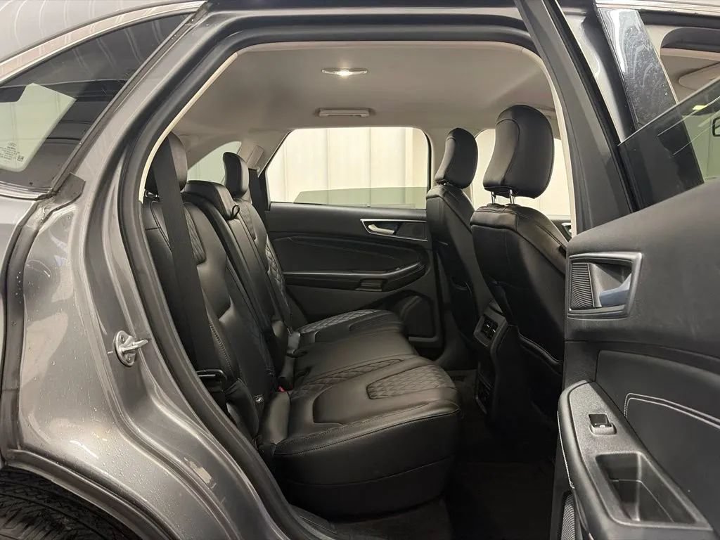 Used 2024 Ford Edge Titanium AWD/4WD image 19