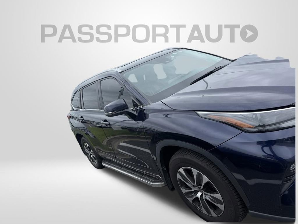 Used 2023 Toyota Highlander XLE