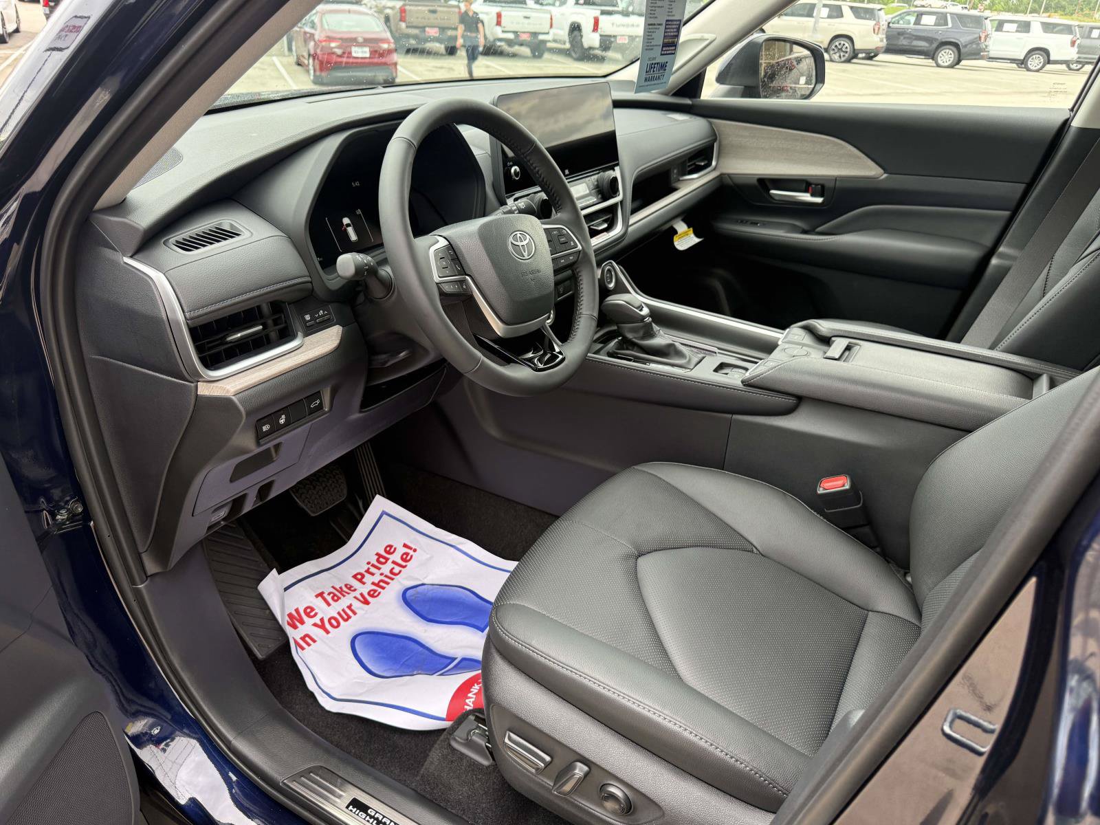 Used 2026 Toyota Grand Highlander FWD image 34