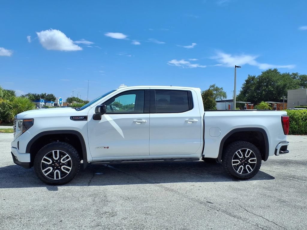 Used 2024 GMC Sierra 1500 AT4 w/ Technology Package AWD/4WD image 4