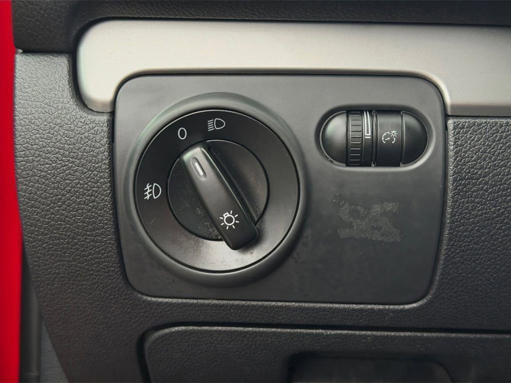 Used 2013 Volkswagen Golf TDI image 19