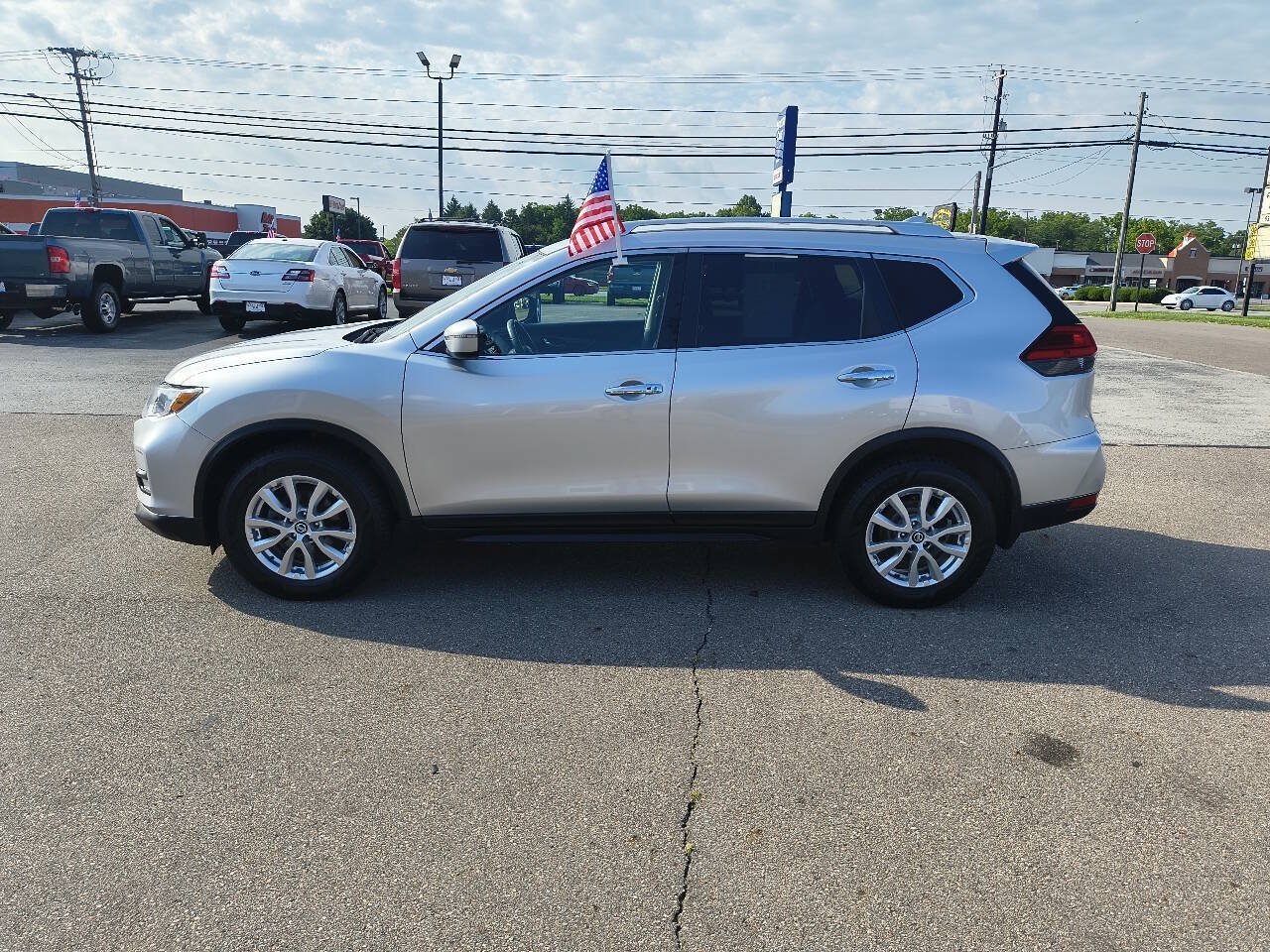 Used 2017 Nissan Rogue SV AWD/4WD image 31