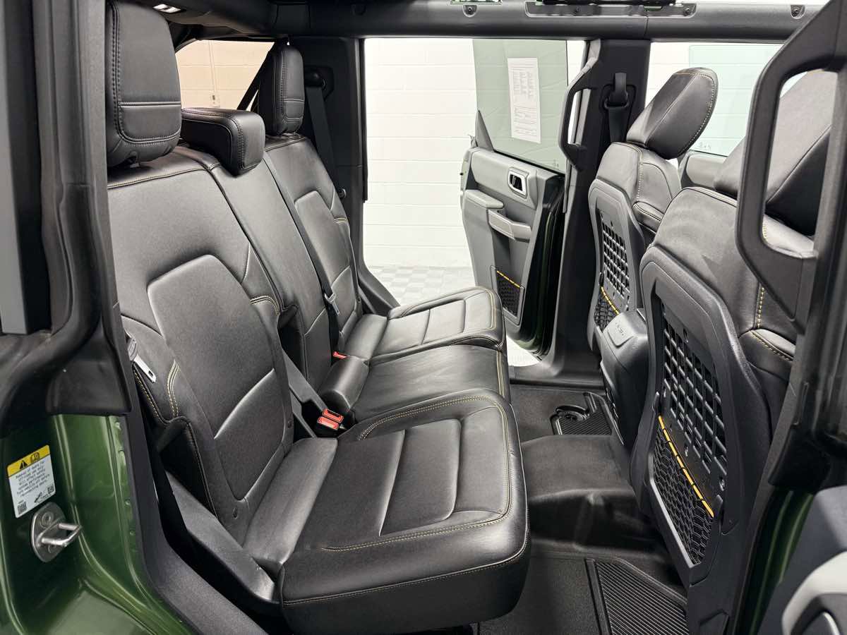 Used 2023 Ford Bronco Badlands w/ Sasquatch Package image 16