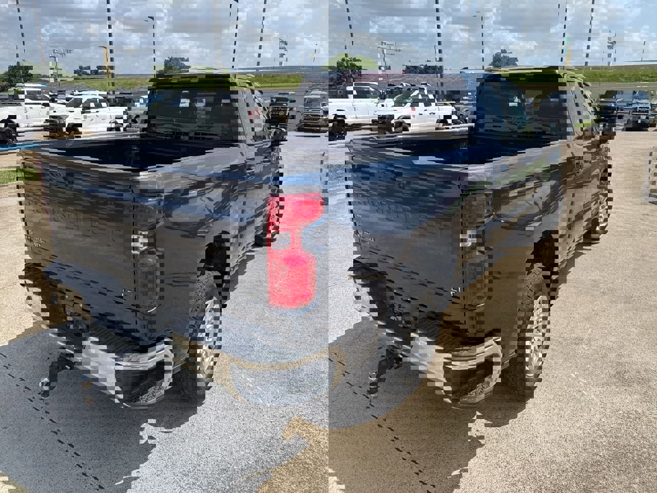 Used 2023 Chevrolet Silverado 1500 LT image 10