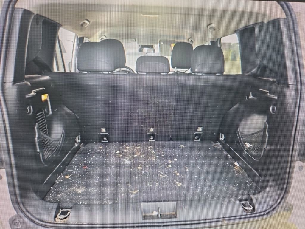 Used 2019 Jeep Renegade Latitude w/ Cold Weather Group image 12