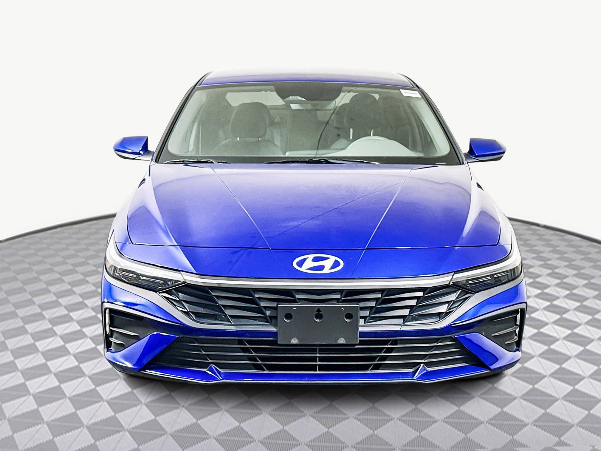 Used 2025 Hyundai Elantra SE image 2