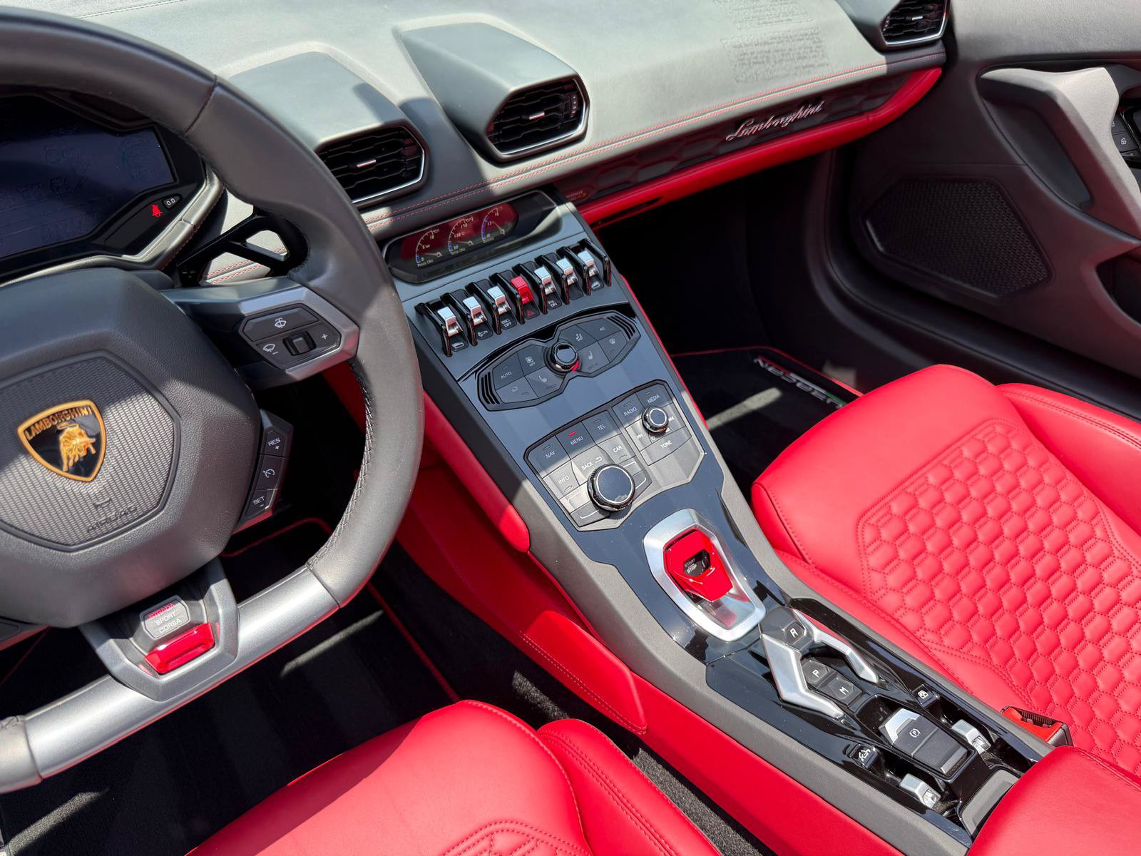 Used 2016 Lamborghini Huracan LP 610-4 AWD/4WD image 37