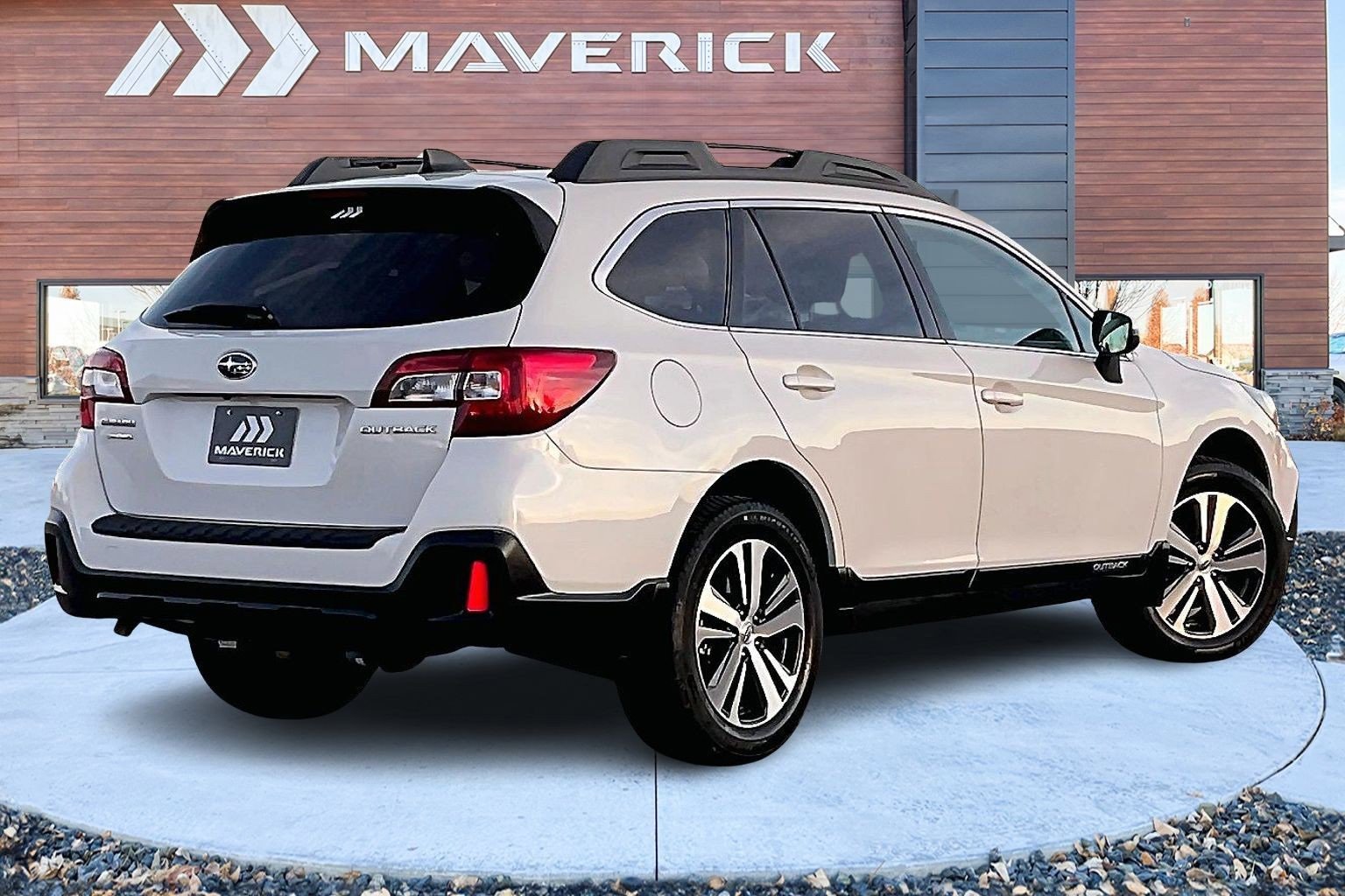 Used 2019 Subaru Outback 2.5i Limited w/ Popular Package #2 image 5