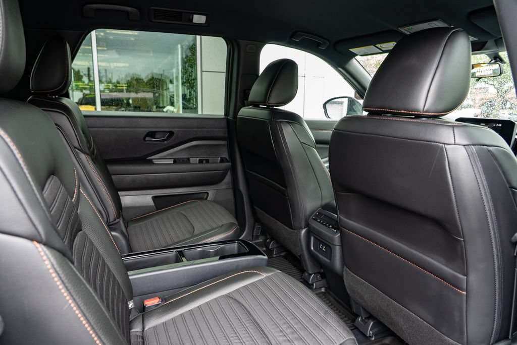 Used 2025 Nissan Pathfinder Rock Creek AWD/4WD image 27