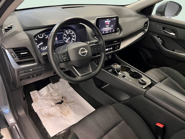Used 2025 Nissan Rogue SV AWD/4WD image 17
