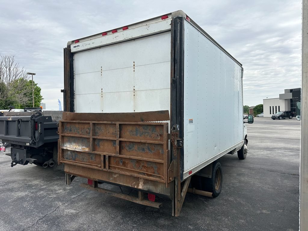 Used 2003 Ford E-350 and Econoline 350 Super Duty RWD image 3