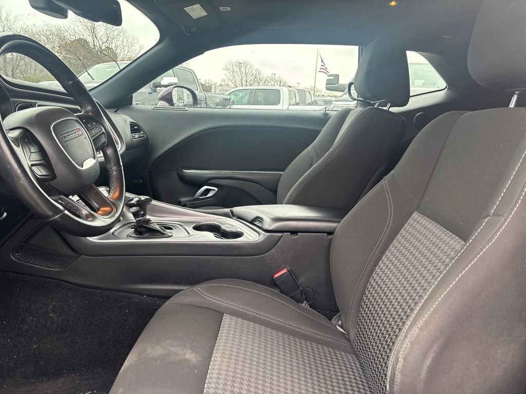 Used 2020 Dodge Challenger SXT w/ Driver Convenience Group image 8