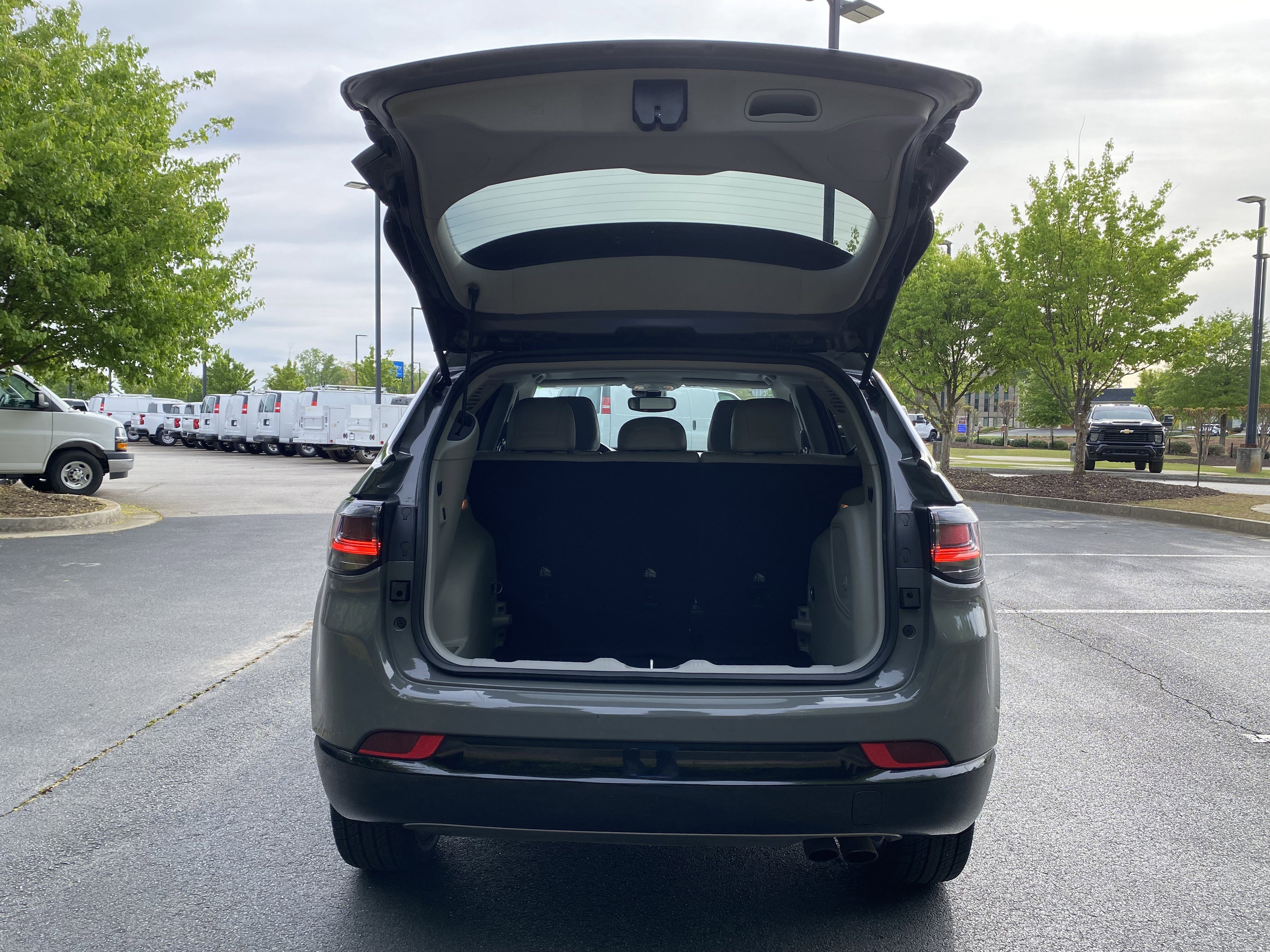 Used 2022 Jeep Compass Limited w/ Elite Group image 11