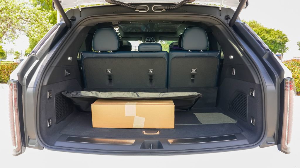 New 2025 Cadillac Escalade IQ Luxury 2 image 13