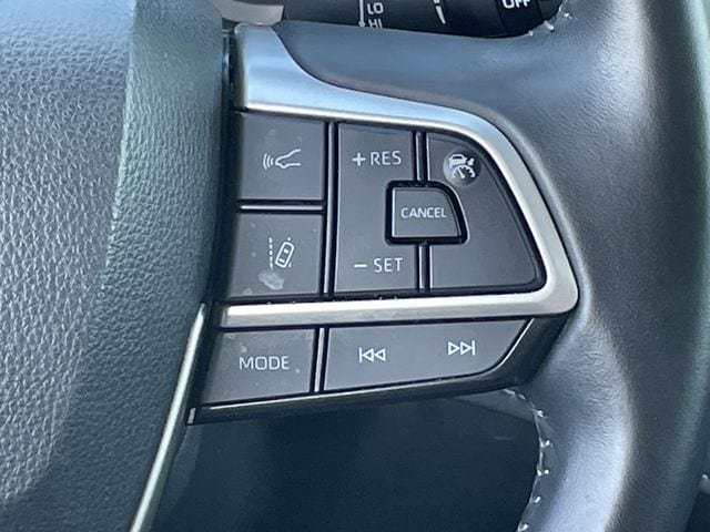 Used 2024 Toyota Highlander LE image 14