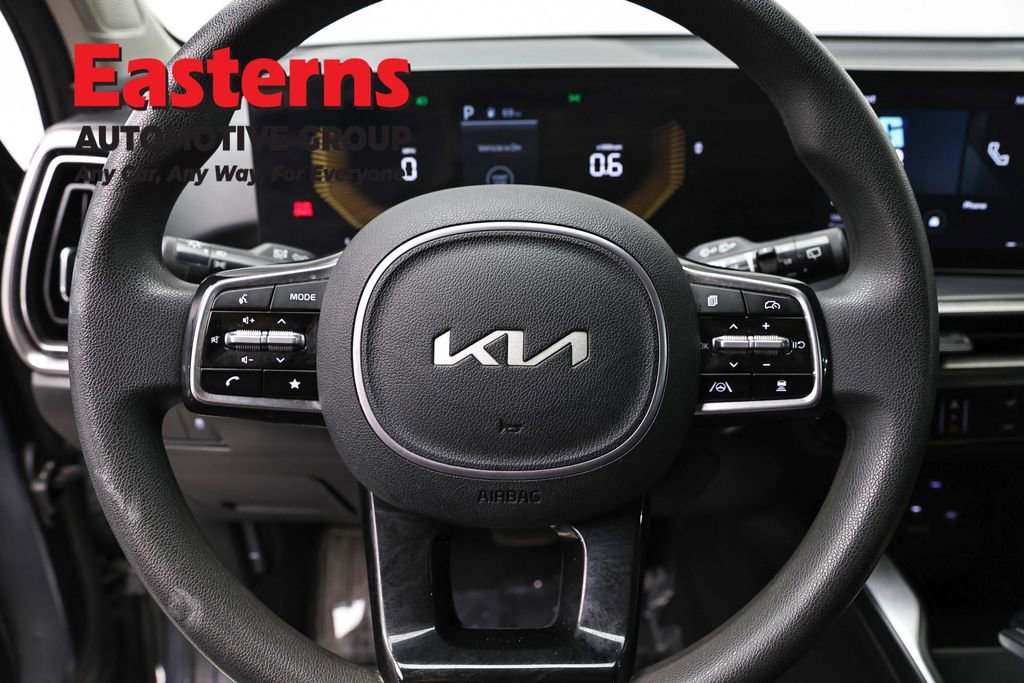 Used 2024 Kia Sorento LX FWD image 10