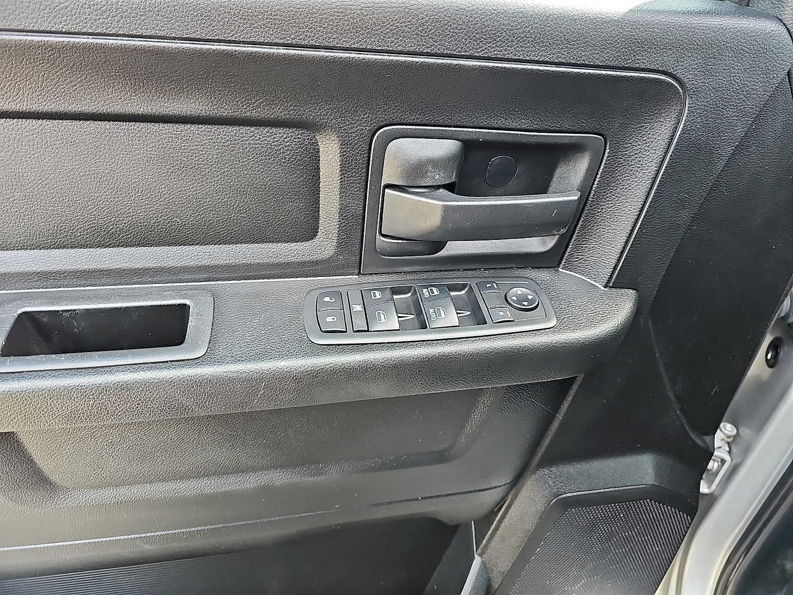 Used 2019 RAM 1500 Express w/ Express Value Package AWD/4WD image 12