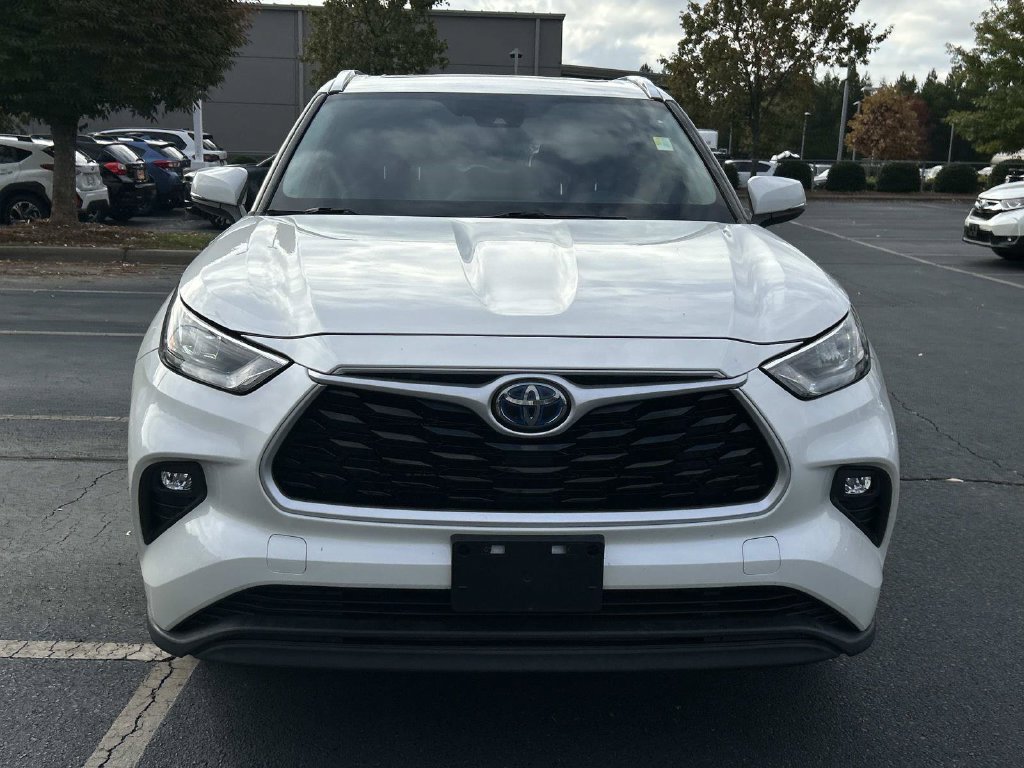 Used 2020 Toyota Highlander XLE AWD/4WD image 2