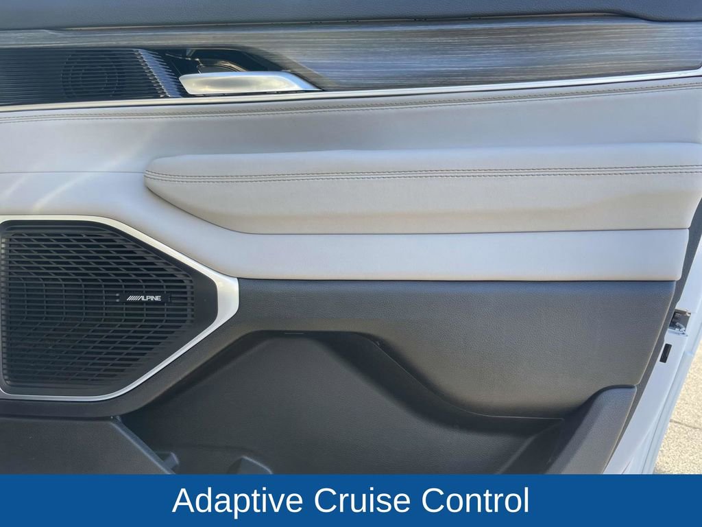 Certified 2024 Jeep Wagoneer L Series II w/ Flexible Seating Group image 20