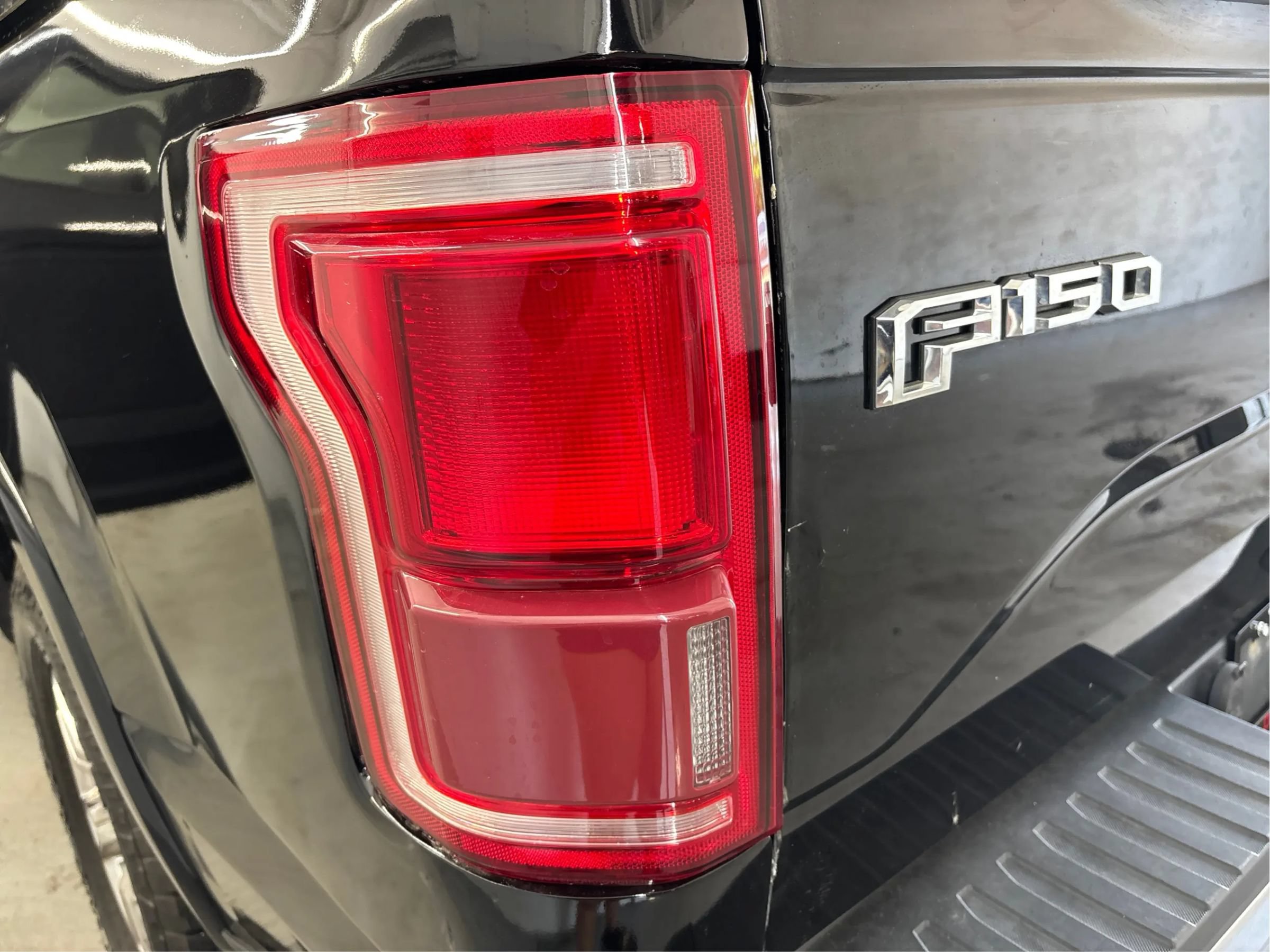 Used 2016 Ford F150 Lariat w/ Equipment Group 502A Luxury AWD/4WD image 31