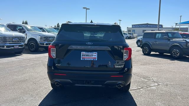 Certified 2022 Ford Explorer XLT w/ Equipment Group 202A image 4