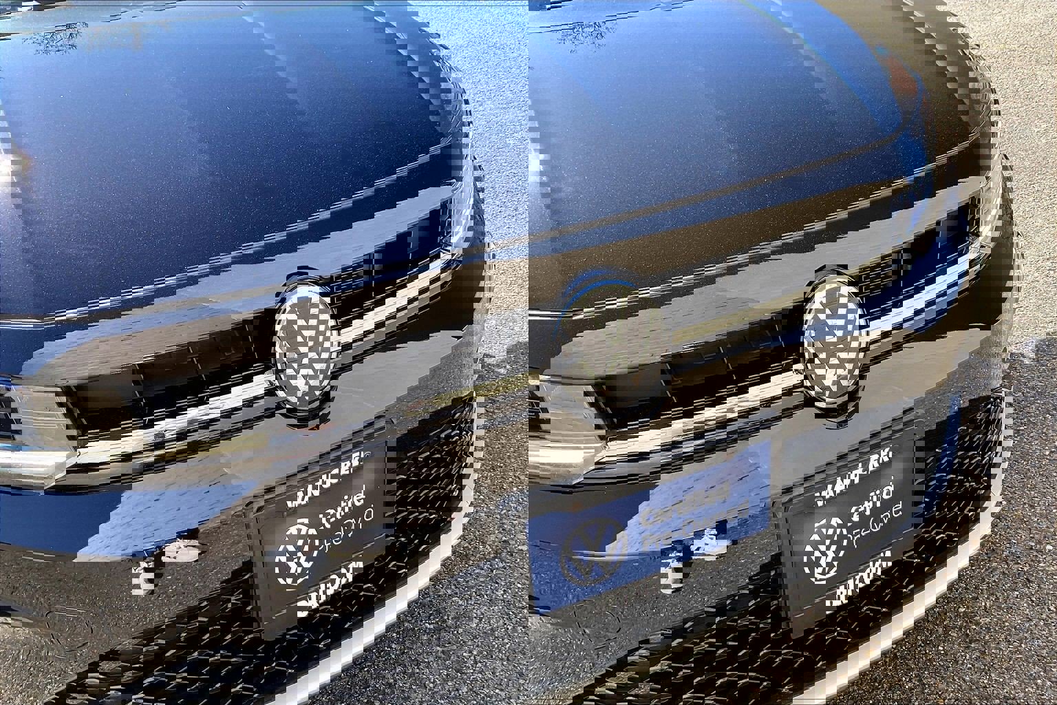 Certified 2025 Volkswagen Jetta SE w/ Black Wheel Package image 30